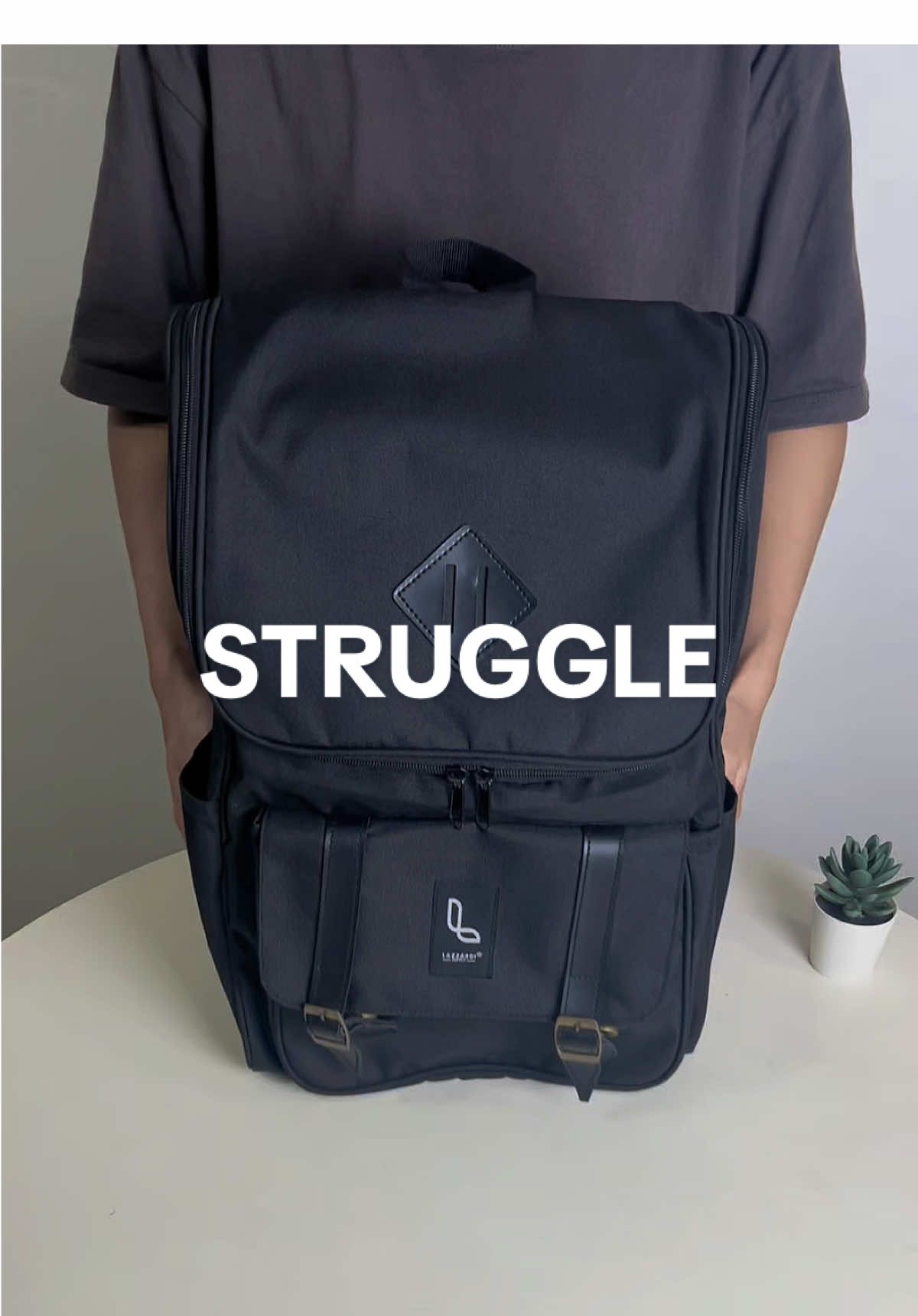 Praktis dipakai, keren dilihat. It’s Strugle Backpack🔥 @Urban Factor #urbanfactor #urbaners #tascowok #ufstruggle #unisex 