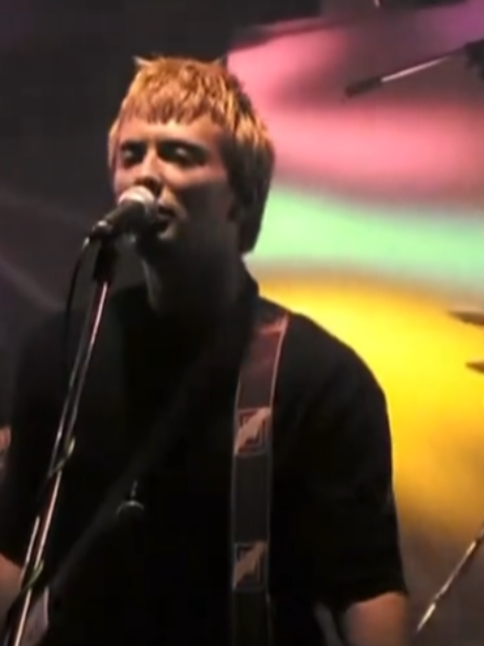 Wherever makes u happy wherever u want #radiohead #creep #school #fyp #لك_ااااااااااااااااااخ 