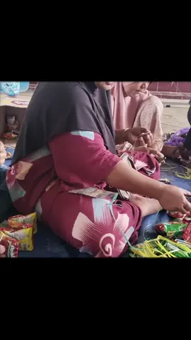 Kebersamaan warga sekitar Masjid Jami Al-Barkah dalam menyambut Maulidulid Nabi#maulidNabi #masjidjamialbarkah 