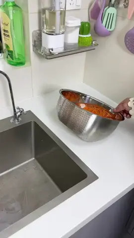 🥦 Meat, Veggies, Pasta—Drain in Seconds! 🍝 🙌 Sloped bottom design drains water easily 🍖 Perfect for blanched meat, veggies, or pasta 🍚 Wash rice without losing grains 🍓 Great for rinsing fruits & cold noodles 🔥 Made of 304 stainless steel—durable & heat-resistant #KitchenGadgets #CookingHacks #HomeEssentials #SmartLiving #KitchenTools