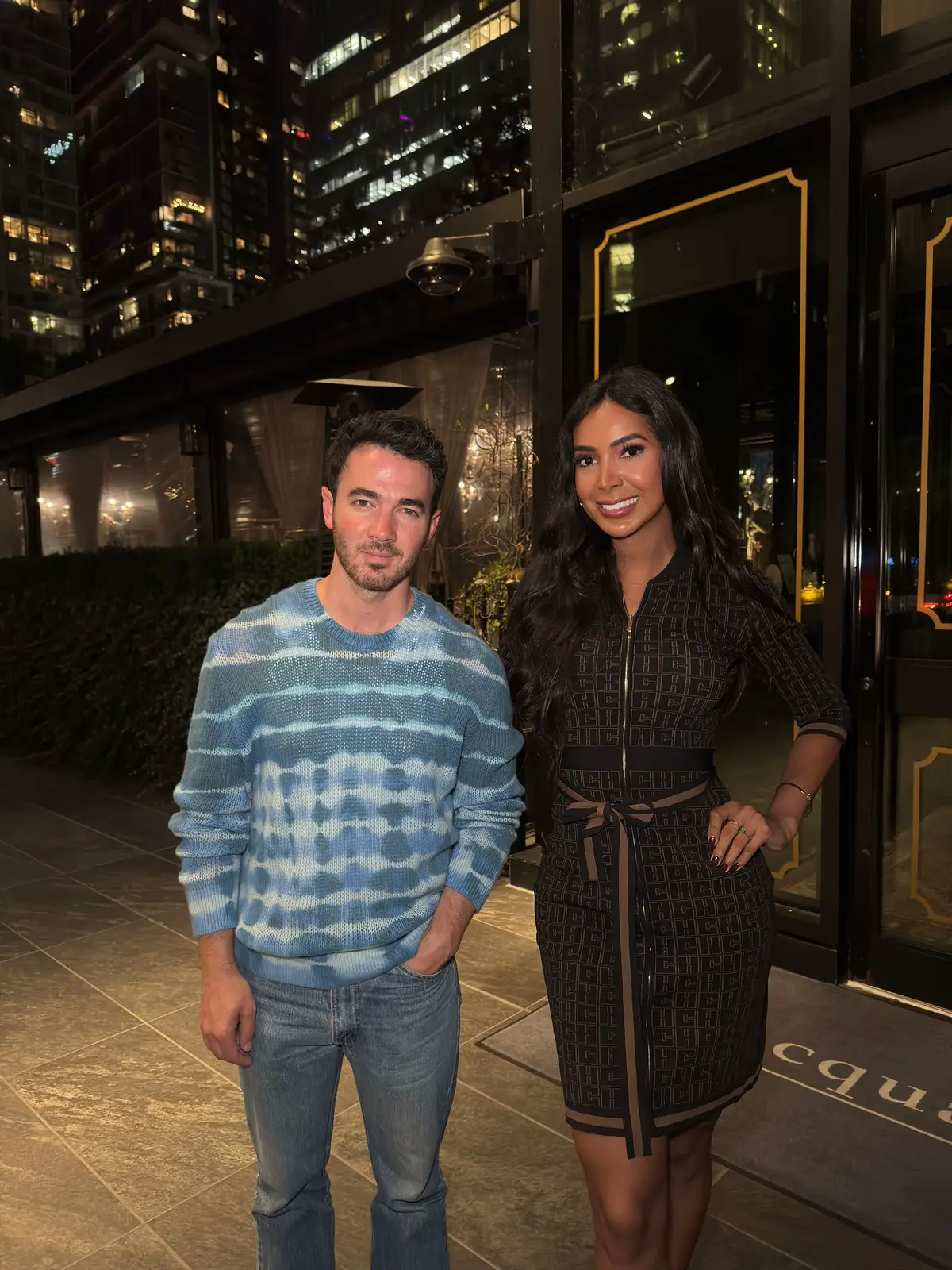 I met one of the brothers, Jonas, tonight at a restaurant in Vancouver. I’m so happy.  #jonasbrothers #vancouver #camprock 