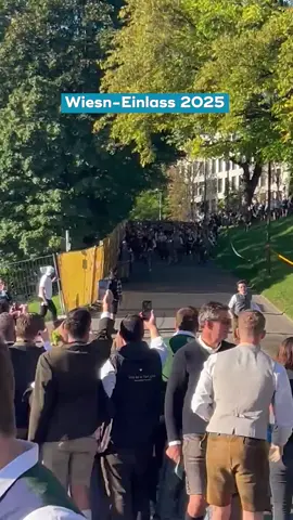 3,2,1… Wiesn 2025! 🍻  #wiesn #oktoberfest #wiesnrun #einlass #eröffnung