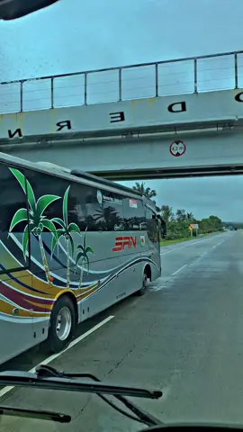 hati-hati di jalan uda awak @riqie_tanjung semoga selamat sampai tujuan🥰🤲#masukberandafyp #fypシ #bussan #drivermudapunyacerita 