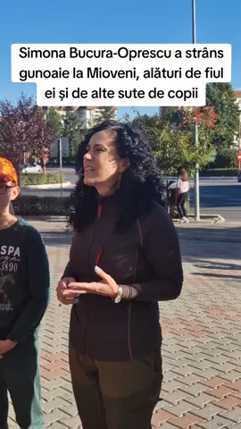 A fost vorba de acțiunea „Let’s Do It, Romania!”, la care au mai participat prefectul Ioana Făcăleață și primarul Aurel Costache. Suportul tehnic al acțiunii de ecologizare a fost asigurat de Societatea Servicii Edilitare pentru Comunitate.