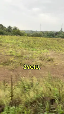 Nie czekaj na lepszy moment – zacznij teraz. 👉 Zaobserwuj profil, jeśli potrzebujesz dawki motywacji, a w komentarzu napisz: co najbardziej motywuje Cię do biegania?  #sportlover #motywacja #bieganie #maraton #gym 