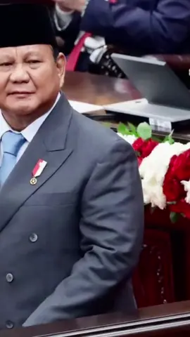 Kabar terbaru dari Istana! Presiden Prabowo resmi ubah 8 rencana pemerintah 2025. Salah satu yang paling heboh: kenaikan gaji ASN, TNI-Polri, sampai pejabat negara. Selain itu ada juga program kesehatan gratis, ketahanan pangan, dan sekolah unggulan. 93 20 3 Menurut kalian, kebijakan ini langkah tepat atau justru bakal bikin anggaran negara berat? #BeritaTerkini #BeritaViral #Prabowo