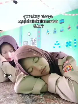 guru: kenapa si saya ngejelasin kalian malah tidur? #kelas9a #mts #akunkelas #fyp 