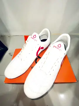 Sepatu bola mester terlaris🔥🥶 #fotball #ortuseight #catalyst #fyppppppppppppppppppppppp #berandatiktok 