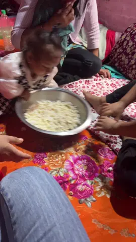 #fypシ☺️☺️☺️☺️ #chhorachhori cute fight#😅😅😅#foryoupage #siblinggoals @bikeshmanandhar15 @Anita Manandhar 
