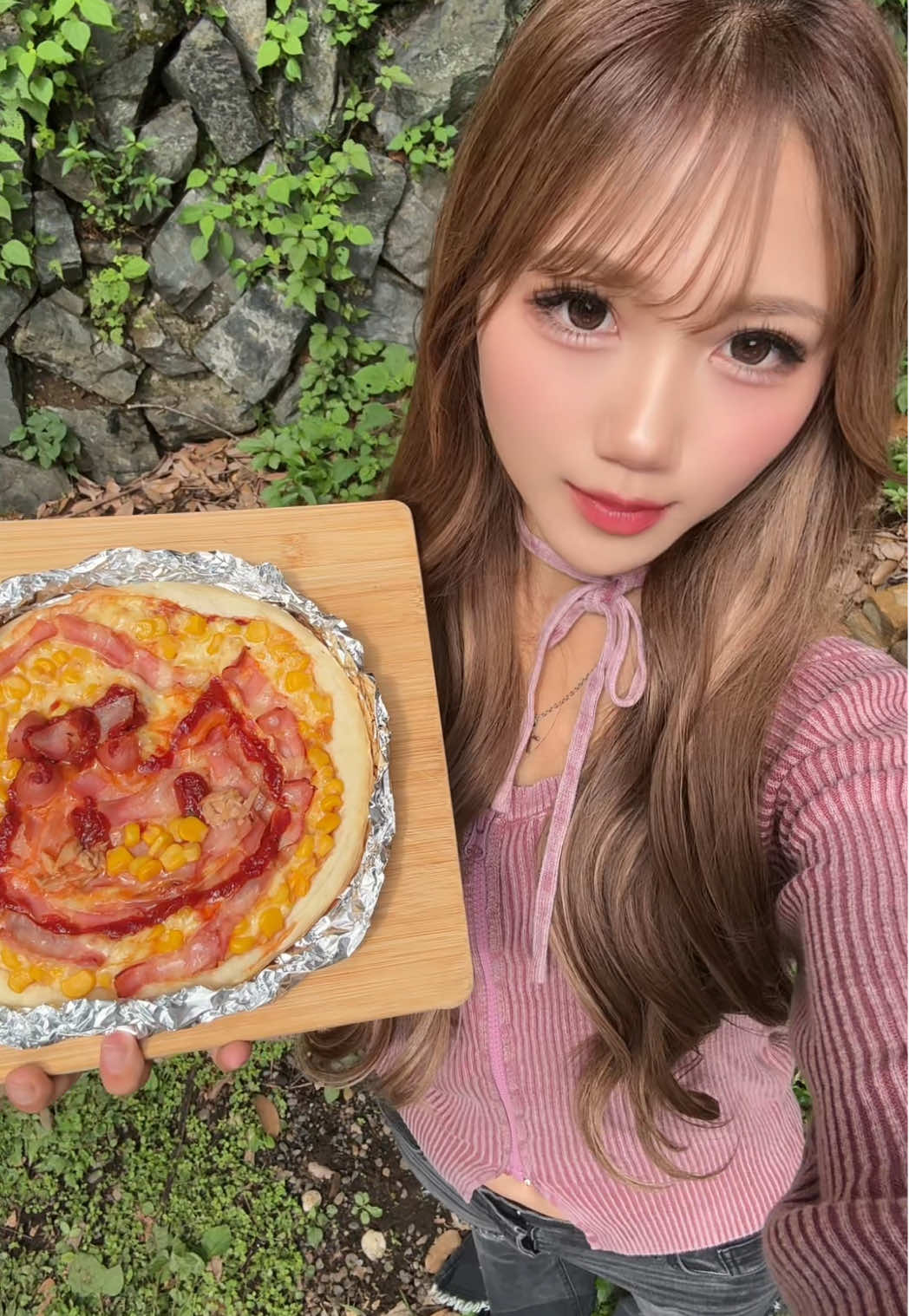 焼く前はキティちゃんだったはずなのに、焼けた後は意味の分からない未確認生物になりました👾🍕 #09 #JK #SERINA #高一 #今日好き 