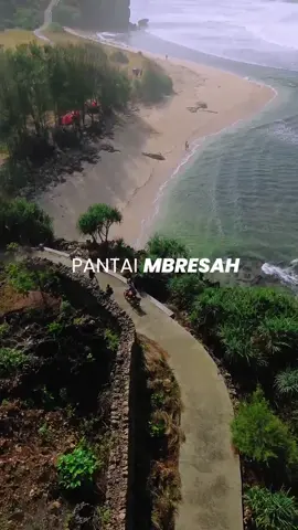 Ketenangan dan keindahan// . Pantai Mbresah, Pacitan, Jawa Timur. . . #pacitan #fyp #foryou #mbresah #jawatimur 