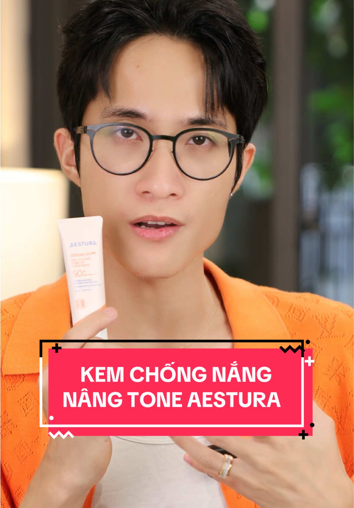 Mấy bạn nào hôm trước hỏi mình da mụn, nhạy cảm, ửng đỏ, treatment mà đang quá yếu thì các bạn dùng loại kem chống nắng nào? Mà có nâng tone được hay không? Thì giới thiệu với mọi người kem chống nắng nâng tone siêu xịn của nhà Aestura nè. Em này finish bao đẹp luôn, vừa chống nắng cao cấp, vừa nâng tone hồng hào tự nhiên, lại còn làm dịu da nhạy cảm cực tốt. Mình trải nghiệm thử thấy da đẹp tự nhiên và không gây bít tắc hay kích ứng gì hết. Bạn nào đang tìm kem chống nắng vừa xịn vừa lành tính thì đừng bỏ qua em này nhen #lepthelittlekid #tiktokmentor #LearnOnTikTok #kemchongnangnangtone #aestura 