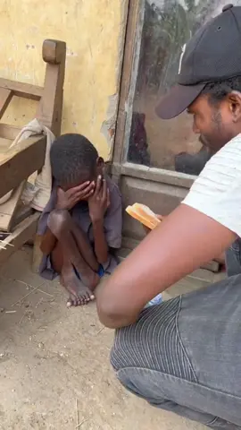 Söylenecek söz aradım melesef bulamadım#afrikaiçinelele 