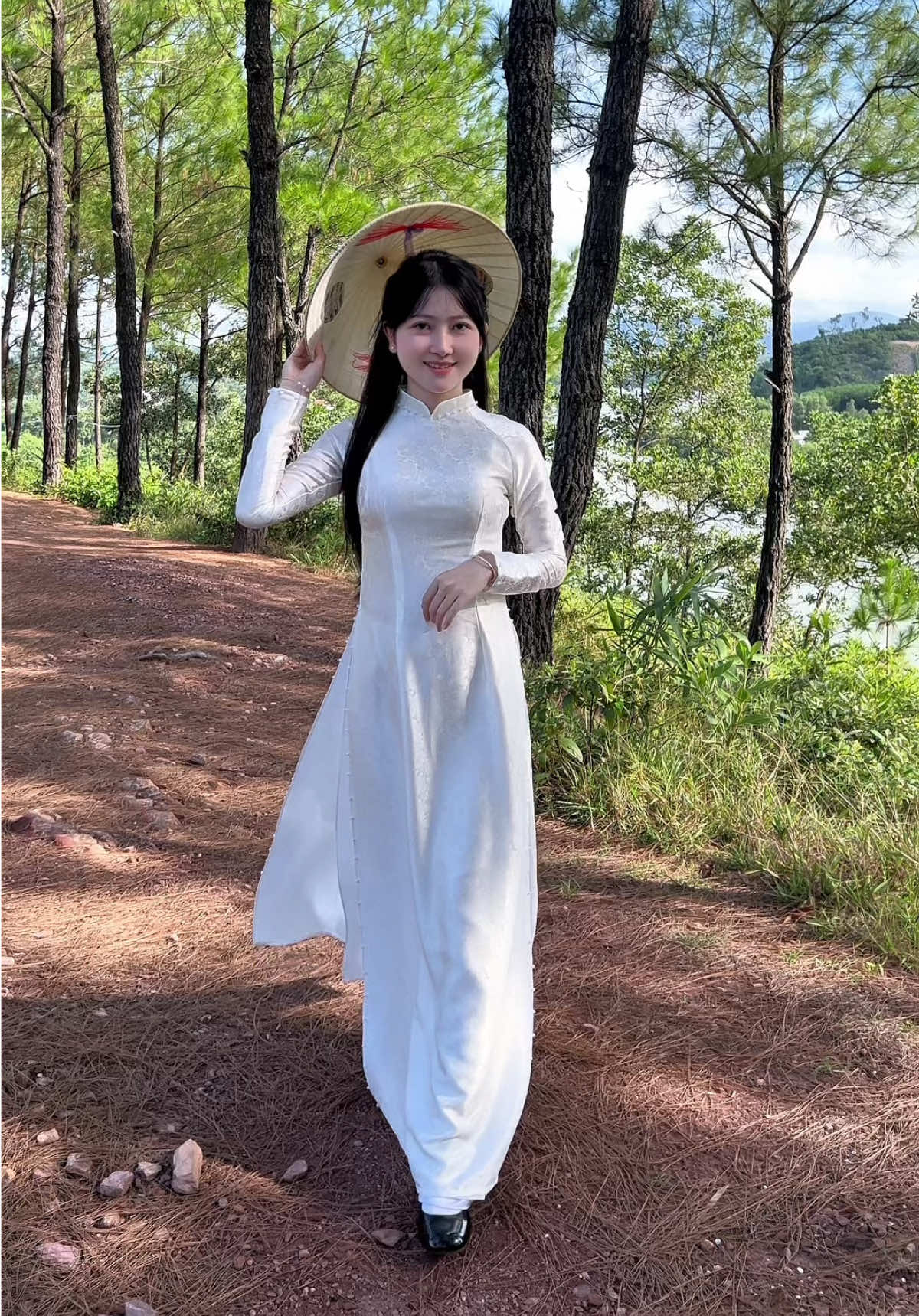 Nét đẹp nằm trong mắt kẻ si tình#xuhuongtiktok #cophuc #cophucTrungViet #trending #trangphucdantoc 