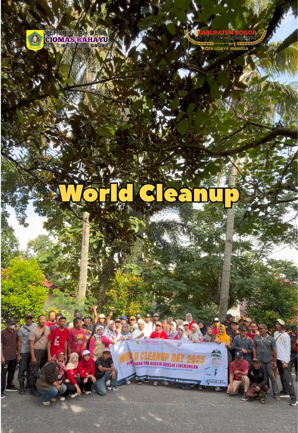 Dalam rangka World Cleanup Day 2025 Pemerintah Desa Ciomas Rahayu melaksanakan Penyuluhan dan Bersih-bersih Lingkungan yang dilaksanakan di Taman Villa Ciomas Indah, Desa Ciomas Rahayu, Kecamatan Ciomas, Kabupaten Bogor. Kegiatan ini diberikan arahan oleh Kepala Desa Ciomas Rahayu & Camat Ciomas, yang dihadiri dan dilaksanakan oleh Perangkat Desa, BPD, Ketua RT/RW, Babinmas, Binwil, Babinsa, LPM, PKK, Linmas, Kader Posyandu, MUI, Destana, Karang Taruna, Dinas Lingkungan Hidup, Penyuluh Lingkungan DLH, Poktan, Relawan Lingkungan, dan Warga Masyarakat. @Selly @Kecamatan_Ciomas @Lapor Pak Bupati @Rudy Susmanto,S.Si @Kabupatenbogor  #desaciomasrahayu #kecamatanciomas #kabupatenbogor #dinaslingkunganhidup 