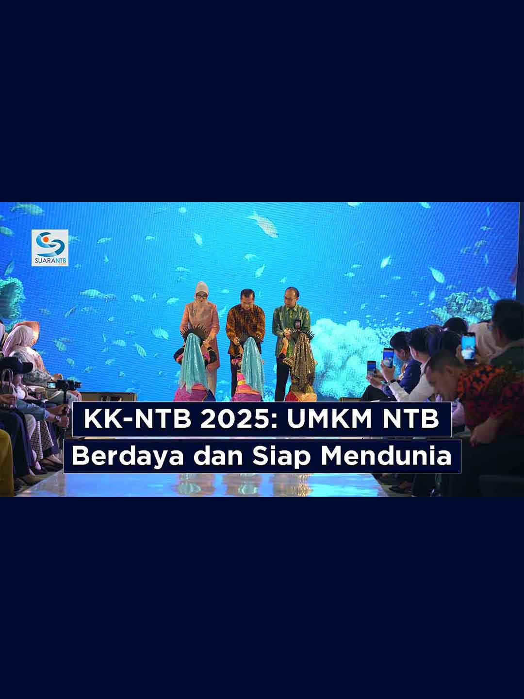 Provinsi Nusa Tenggara Barat terus memperkuat peran sektor ekonomi kreatif melalui penyelenggaraan Karya Kreatif Nusa Tenggara Barat atau KK-NTB 2025. Kegiatan ini berlangsung di Lombok Epicentrum Mall selama tiga hari mulai 19–21 September 2025, mengusung tema “Sinergi dan Kolaborasi Mewujudkan UMKM NTB Berdaya dan Siap Mendunia”, dengan melibatkan 101 pelaku usaha mikro, kecil, dan menengah (UMKM) dari berbagai sektor unggulan. Kepala Perwakilan Bank Indonesia Provinsi NTB, Hario K. Pamungkas, dalam acara pembukaan pada Jumat 19 Septermber 2025 menyampaikan, bahwa KK-NTB menjadi wadah strategis untuk mendorong UMKM naik kelas, baik dari sisi akses pasar maupun pembiayaan. Gubernur NTB, Dr. H. Lalu Muhamad Iqbal dalam sambutannya menekankan pentingnya ekonomi kreatif sebagai pilar masa depan pembangunan daerah. Gubernur Iqbal juga mengatakan saat ini, perekonomian mulai bergeser dari dominasi korporasi menuju basis individu, di mana talenta dan kreativitas menjadi penggeraknya.