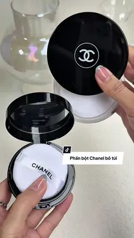 Cuối cùng Chà Leo cũng ra mắt phiên bản phấn bột bỏ túi rồi các bà ơi 🧏🏼‍♀️ #beauty #chanel #chanelbeauty #chanelmakeup #chanelpowder 