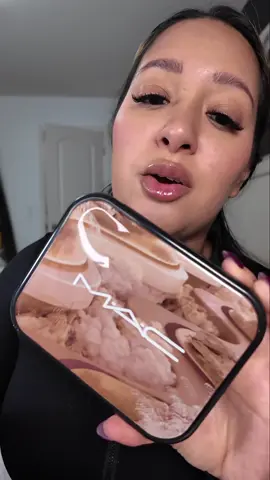 Such a beautiful eyeshadow palette @M.A.C Cosmetics Store #tiktokshoprestock #maccosmetics #maceyeshadow #eyeshadowpalette #naturaleyeshadow 