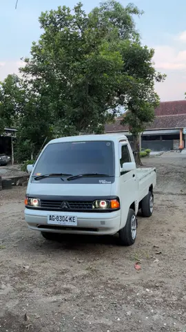 Ready kang t120ss asli pickup 2015 full original , mesin siap kerja , sesis original , veleg racing ring 14 , audio full , tv android , kaki “ senyap , lampu biled cr7 , sepion bmw , plat pajak baru , wa 081357107181 lokasi kepung pare hrga 84 nego santai di lokasi #akyracars #pickup #pickupmodifikasi #t120ssmodifikasi #pickupmbois 