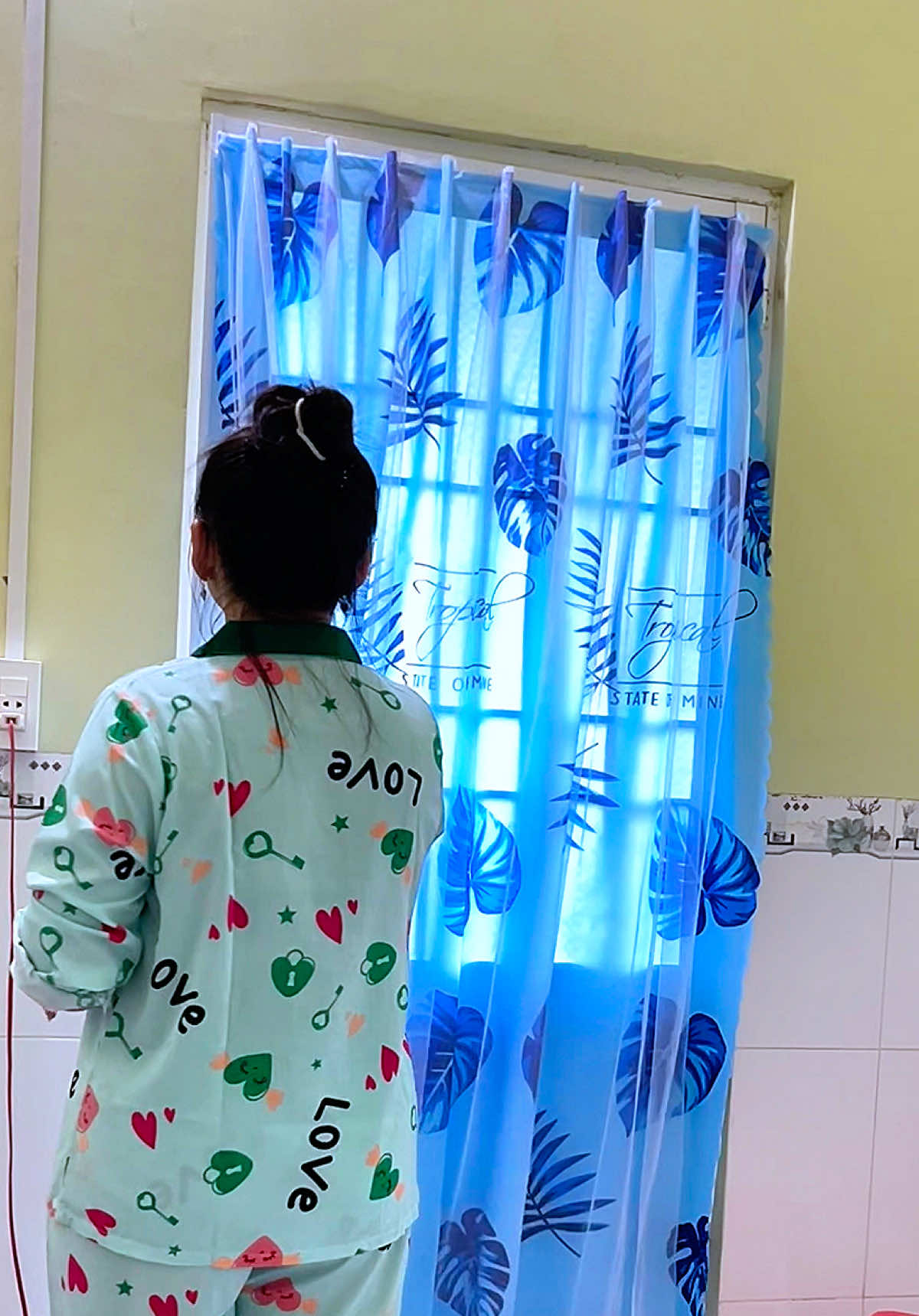 Rèm cửa dán tường tiện lợi  @Ngọc Lanh (Mẹ Cutin)  @Ngọc Lanh (Mẹ Cutin)  @Ngọc Lanh (Mẹ Cutin)  #remdantuong #remcua #remdan #ngoclanhmecutin #xuhướng 