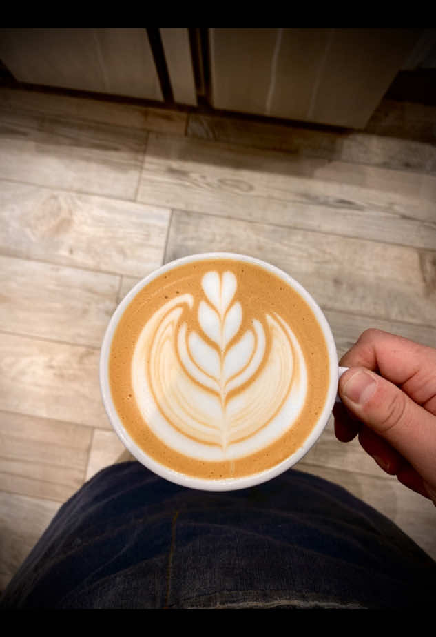 POV - Wing Oat Tulip🌷🫰🏻🔥 #coffee #latteart #specialtycoffee #coffeetok #oatmilk 