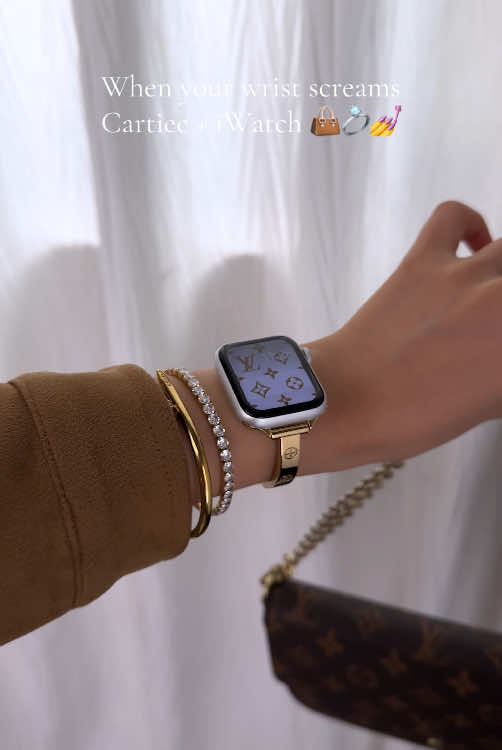 Obsessed… my wrist has never looked this luxe 👑⌚️#fyp#watchband #iwatch #tiktokshop #iphone #jewelry #bracelet #tiktokshopfinds#missair #fyp#gold#silver#classic#diamond#fashion