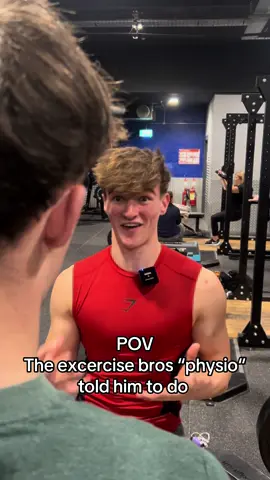 What is bro doing 🤦‍♂️ #gym #relatable #gymbro #physiotherapy #Fitness 