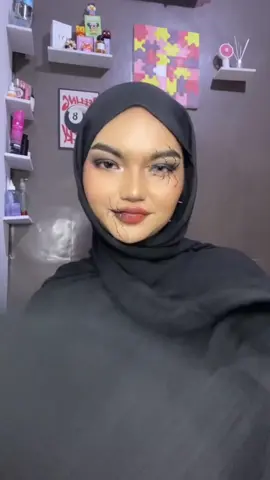Halo! Saya Alifah Nurul Janah, mahasiswa baru Fakultas Teknik dan ilmu komputer Program Studi Teknik Industri Saya bergabung dengan UNIKOM karena UNIKOM menggabungkan praktik nyata, kolaborasi, dan kerjasama industri untuk mendukung karier mahasiswa. Cita-cita saya adalah menjadi bagian dari Health Safety and Environment (HSE) Officer, dan bersama Natura Nova saya siap menapaki alam baru, merawat batin, dan menatap masa depan. “Natura Nova: Alam Baru Mahasiswa UNIKOM 2025” #naturanova2025  #kabinetnandanasena  #pmbunikom2025  #futureverse  #eunoia 