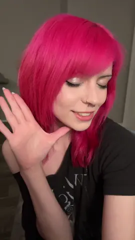 ough i miss my pink hair so bad 