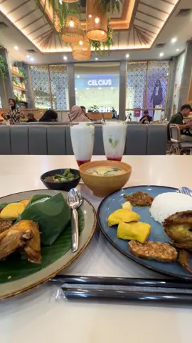 Makan siang ku hari ini nasi timbel 
