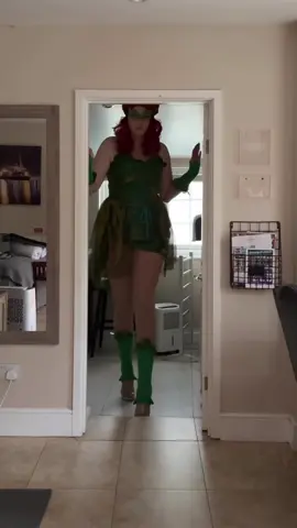 If Poison Ivy was 7ft tall 🧚