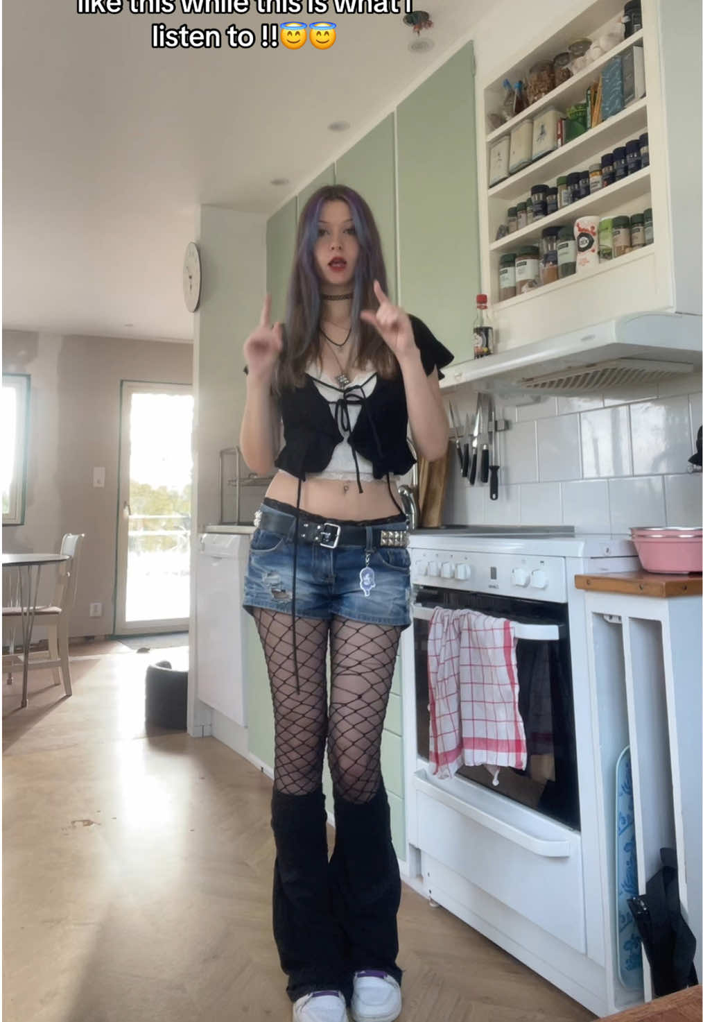 One time when i dressed a bit alt someone asked what my music taste was and when I said I listen to kpop they looked so confused😇  #illit #OOTD #kpopfyp #fyp #altstyle 