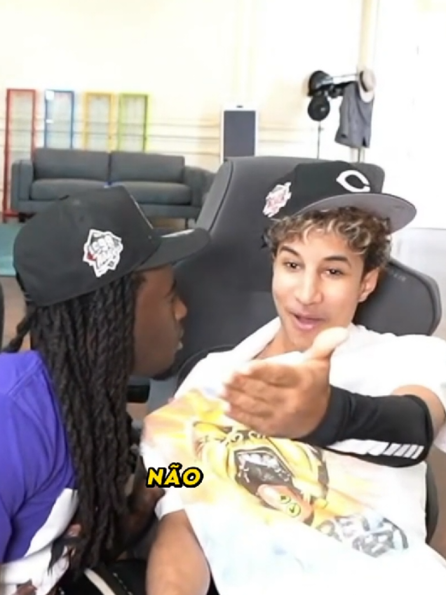 Tota usando a barreira da linguagem a seu favor 😂 #kaicenat #tota #legendado #totamc #mafiathon3 