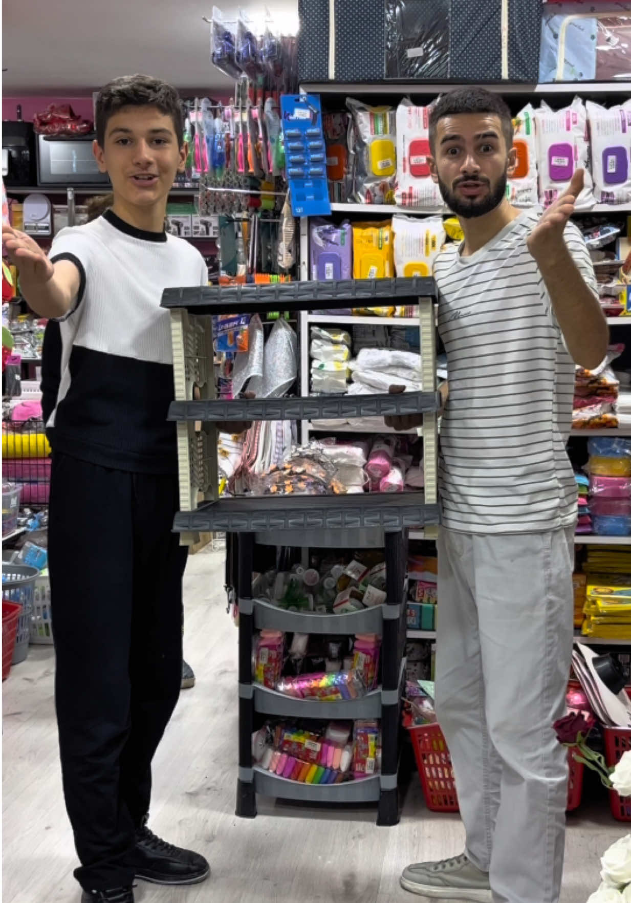 Ayaqqabı polkalarını elde etmek üçün mağazamıza yaxınlaşmağınız yeterlidir✅✅✅ #evstore #bakıxanov #kamilmemmedov #ayaqqabı #polka 