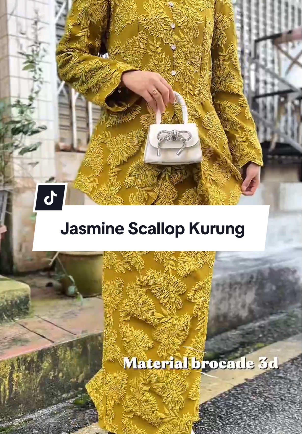 Jasmine Scallop Kurung ✨ Kurung ni jenis sekali sarung terus upgrade vibe — dari simple ke classy dalam 2 saat 😍 #BrocadeIronless #OOTDLevelUp #ModestWear