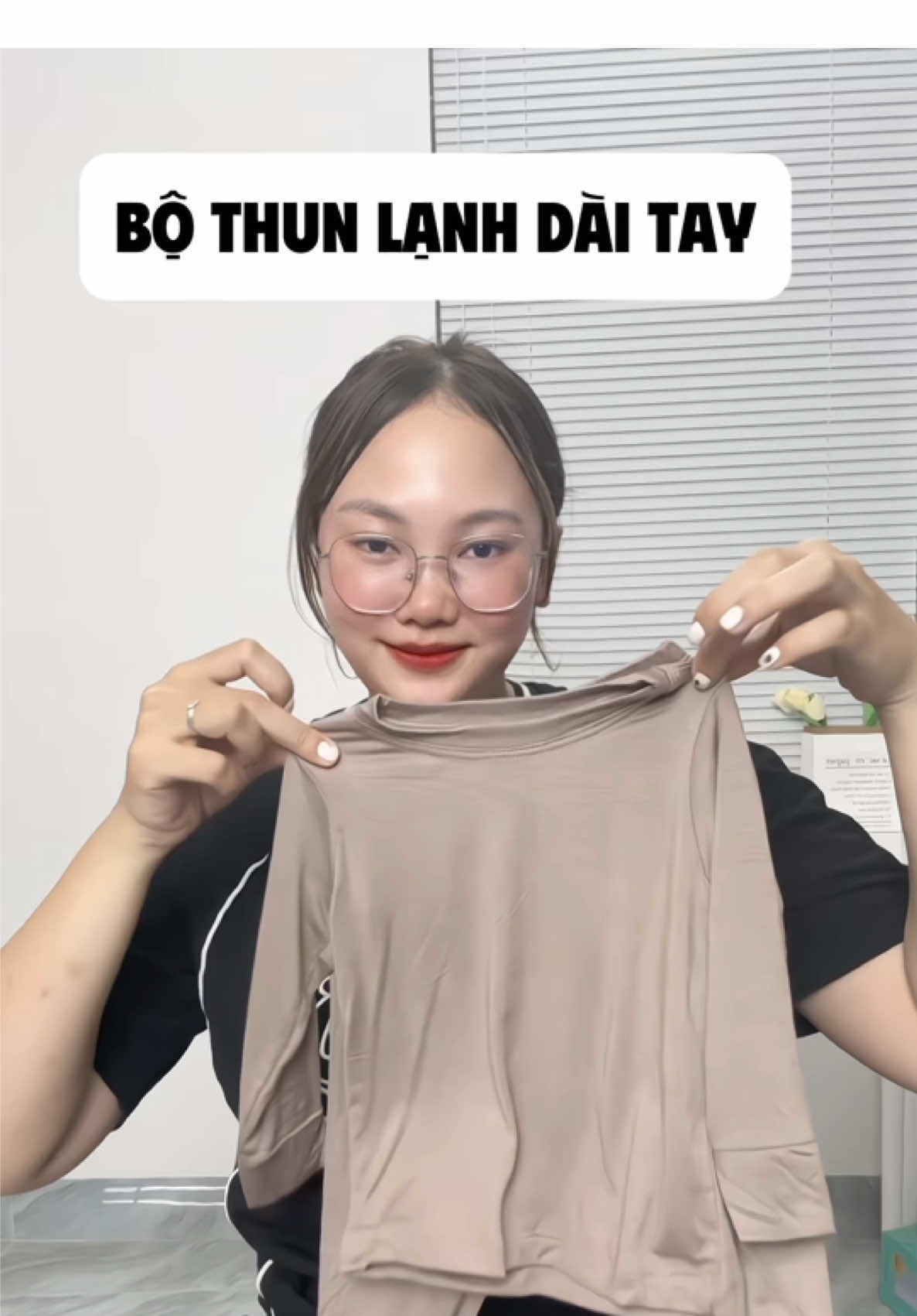 Các mẹ đã sắm đồ thu đông cho con chưa? Mấy bộ thun lạnh basic này rẻ mà vải ok lắm nha #bothunlanh #bothunlanhchobe #mevabe #mebimsua 