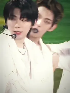 He’s so fine shyt on stage 😏 #박한 #ahof_official #parkhan #AHOF #아홉 