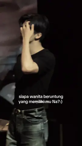 izinkan aku mengungkapkan isi hati ku terhadap kamu , di mulai dari mata mu , iya , tatapan mu lebih indah dari segala yang indah seorang pemuda yang memiliki mata seperti tersenyum dan di saat kau memandang nya kau akan jatuh , seorang pemuda yang mempunyai senyuman menenangkan dan tatapan nya adalah samudra luas tempat segala resah , pertama kali aku melihat mata berkilau selayak nya berlian dan aku mulai menyadari aku mencintai mu sangat dan teramat , izinkan aku melihat mu sekali lagi ya?:( #najaemin#jaeminnct#sijeuni💚#jaemin  