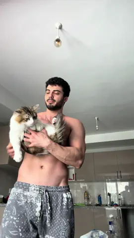Pozitif bir video atıyorum  #keşfet  Sahiplenmek  isteyenler yoruma 