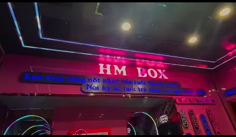 Một chiếc kara box mới toanh ngay gần ĐH Kiến Trúc, Đông Á sắp khai trương đây ạaa. Hứa hẹn một trải nghiệm tuyệt vời !!!!! 📍70 Xô Viết Nghệ Tĩnh, Hải Châu, Đà Nẵng #xuhuong #karaoke #fyp 