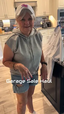 #garagesalefinds#garagesales#garageclothing 