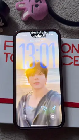 now my phone hás BTS all around thanks to @iScreenApp and IOS 26 #btsarmy #kpop #ios26 #btswallpaper #fyp 