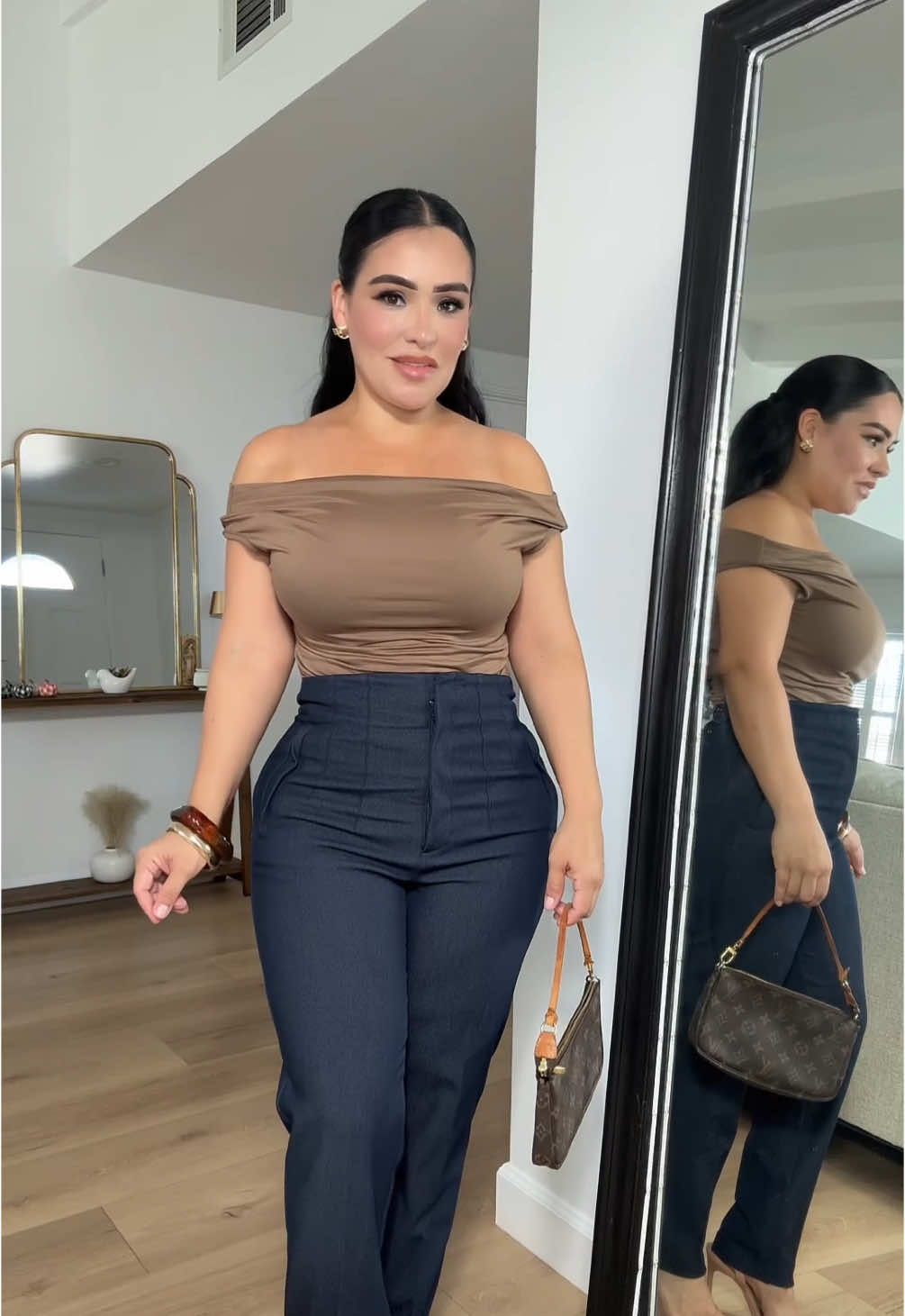 Outfit top comes in so many cute colors #fashioninspo #styletips #fypシ゚viral 