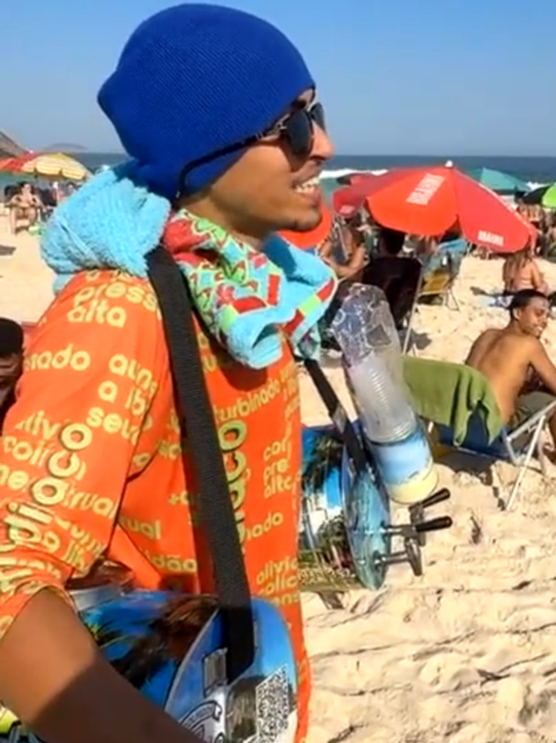 @smurfdomuca encontrado nas praias do rio de janeiro vendendo mate depois de perder a ciena!#twitch #famosos #fyp #fypp #fypシ゚viral🖤tiktok #riodejaneiro #rj #mate #afrodisiaco ##mucalol