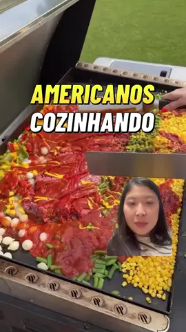 Curioso pra saber o que teremos na chapa dos americanos cozinhando? Vem ver!  . . . #comidaamericana #humorbr #reagindo #humortiktok 