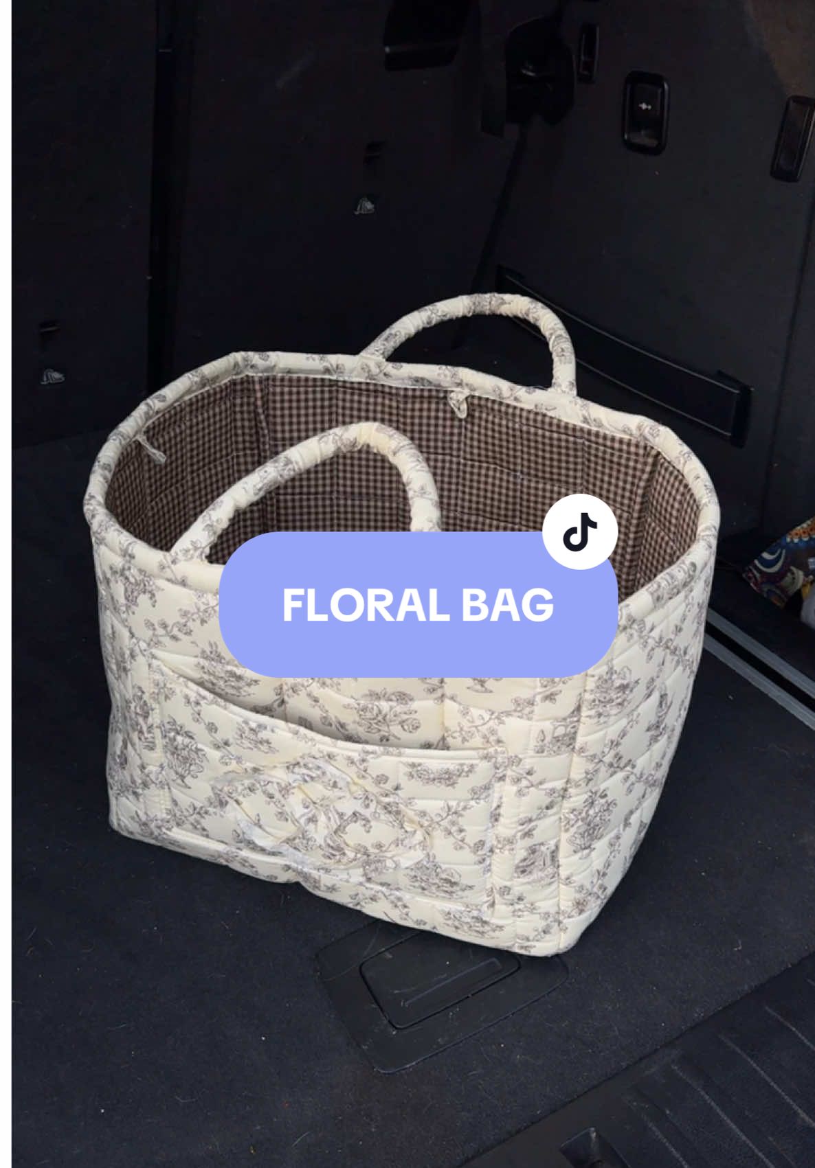I got the coffee color it’s so perfect to keep all your things in one place and easily move from car to car and soo cute for fall 🍂🤎🧺 #fallbag #organization #totebag #picnicaesthetic #mombag 