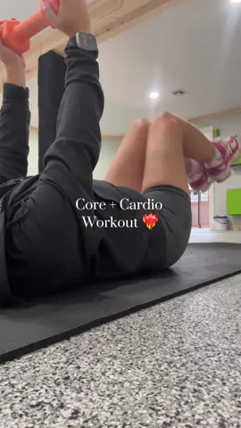 On my second bottle of @OxyShred Energy  🔥 seriously makes you sweat 🥵 #oxyshred #coreandcardio #workout #preworkout #nonstimpreworkout 