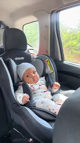 Those eyes 😍 #babygirl #fyp #babytiktok #cutie #beautiful 