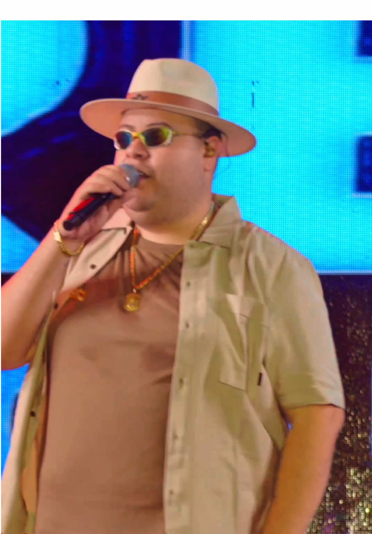 Tipo nino abravanel 🔥 #reyvaqueiro #forronotiktok #show 