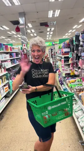 @Tri$h and I take on Tampa. @Dollar Tree #dollartree #loreal @loréal paris usa  @ALMAY #almay #dollartreefriendship #tampa 